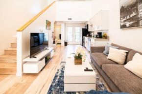 Chic Modern Loft in Hollywood 1 Bedroom with Balcony & Free Secure Parking